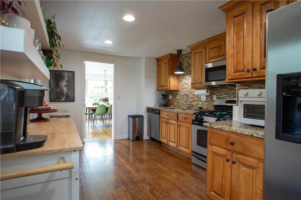 7524 Foster Street — photo 11