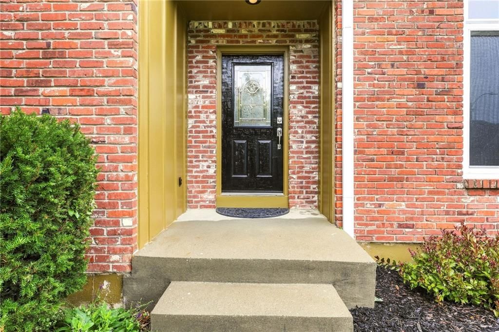 608 NE Ashmont Place — photo 2