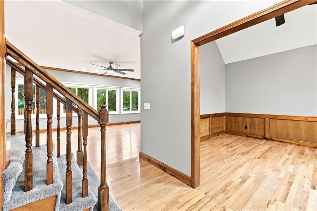 608 NE Ashmont Place — photo 3