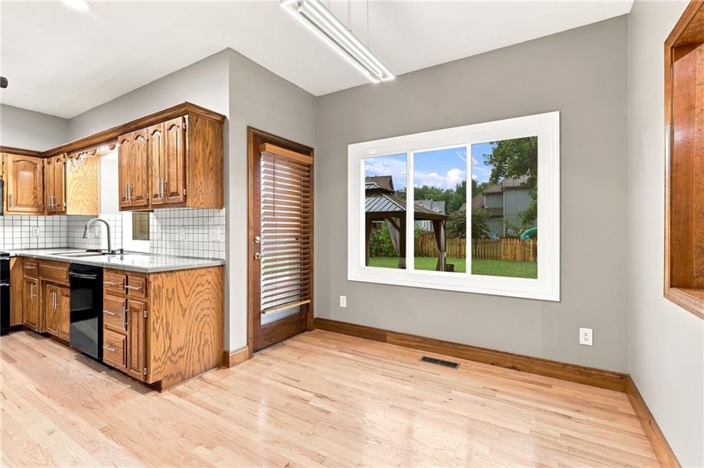 608 NE Ashmont Place — photo 15