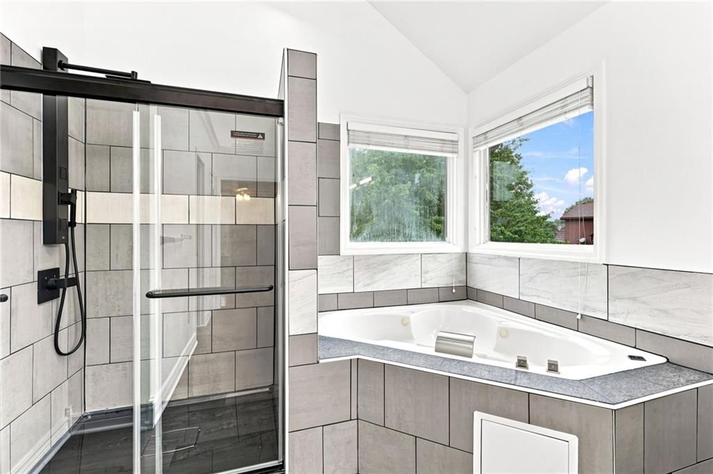 608 NE Ashmont Place — photo 28