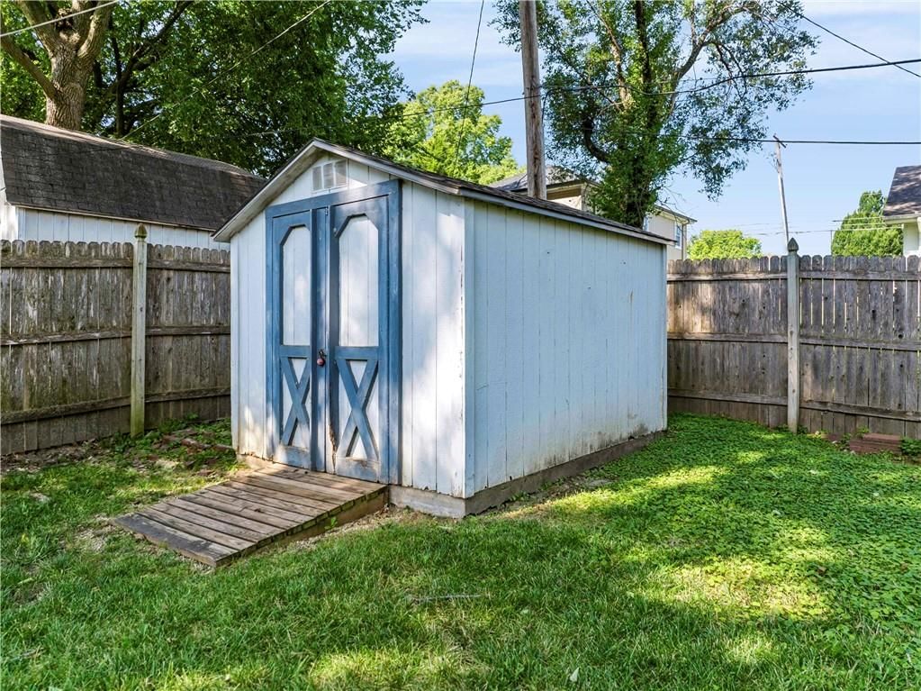 8706 Mackey Street — photo 27