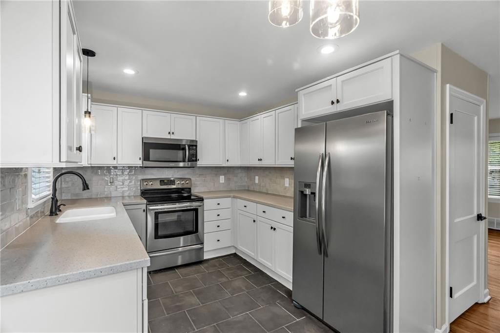 6407 W 80TH Terrace — photo 6