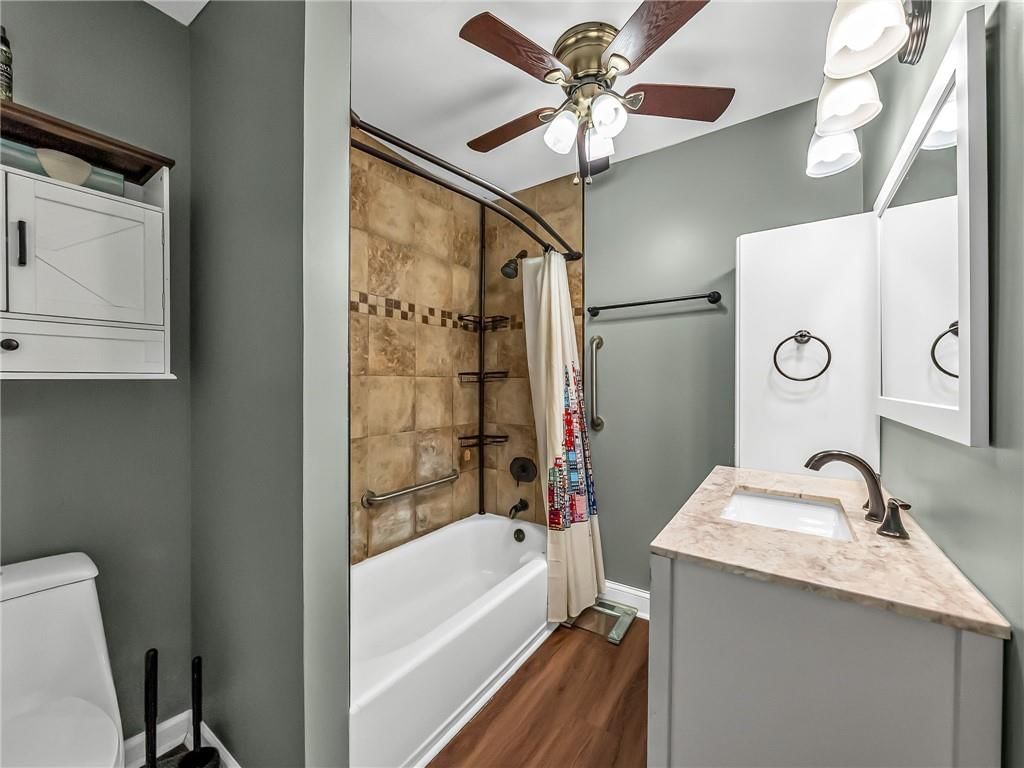 549 S Huttig Avenue — photo 16