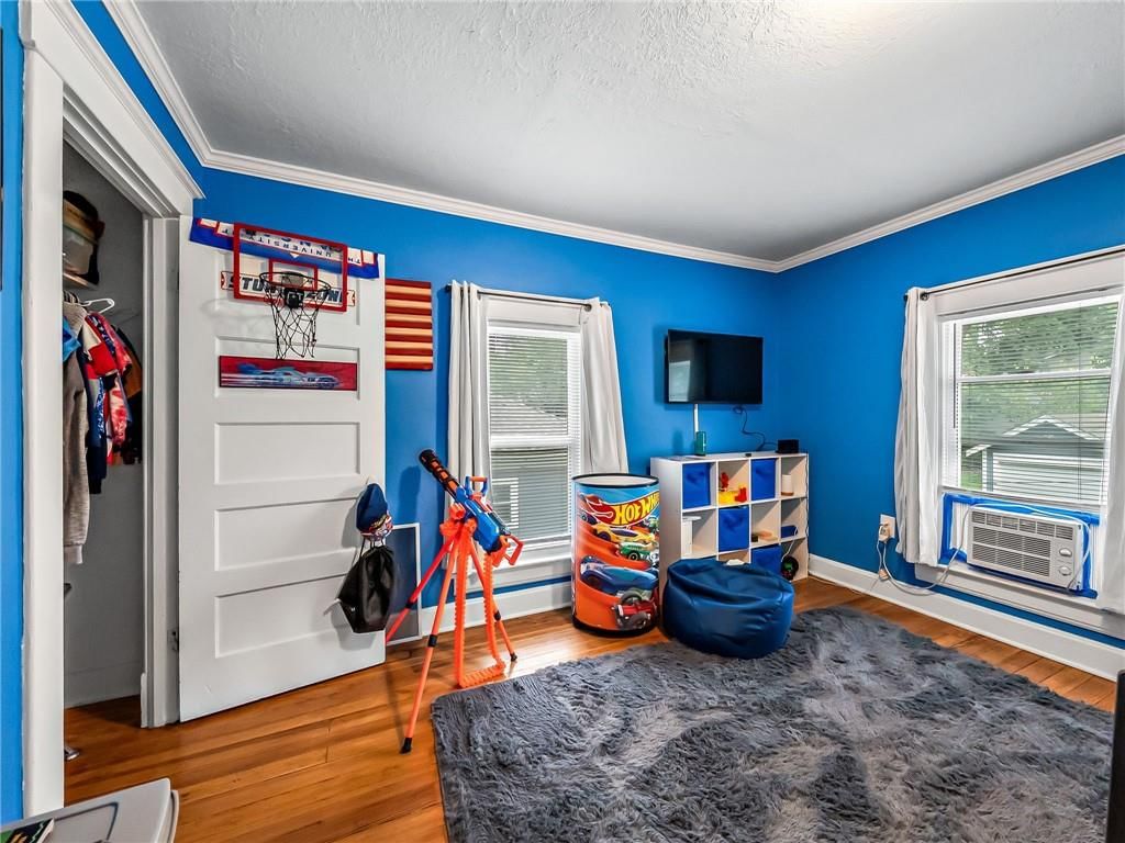 549 S Huttig Avenue — photo 18