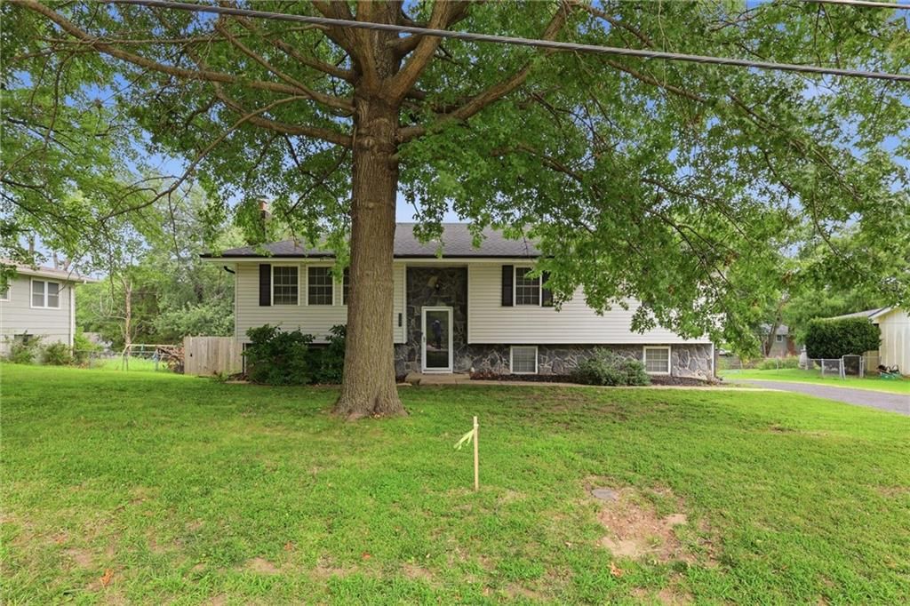 1207 S 104 Street — photo 1