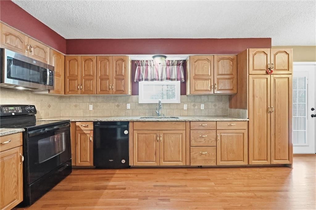 1207 S 104 Street — photo 10