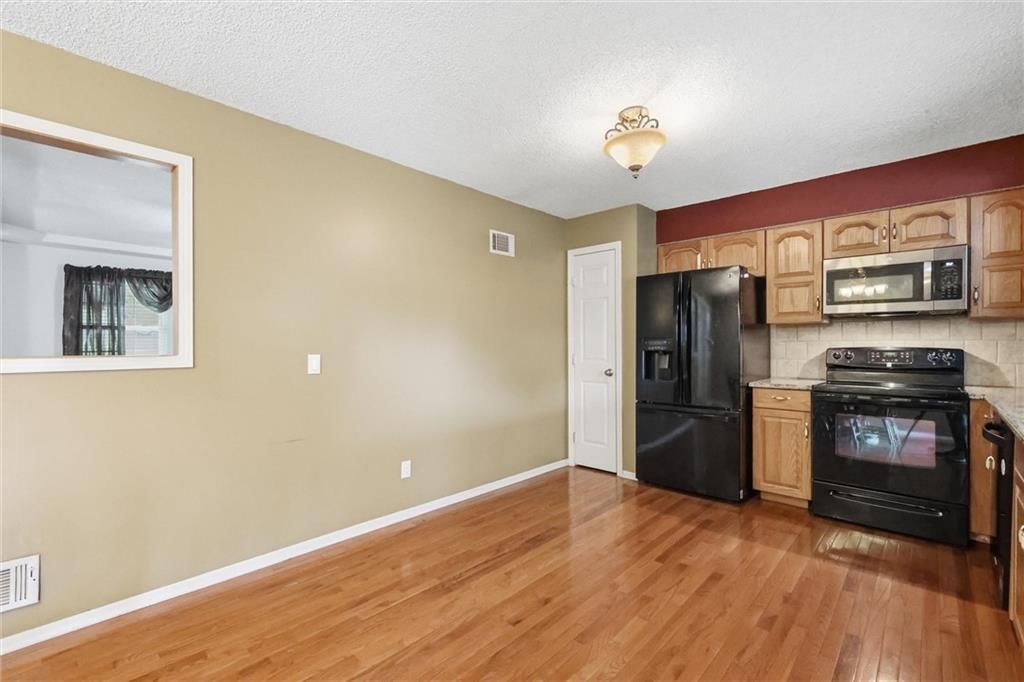 1207 S 104 Street — photo 11