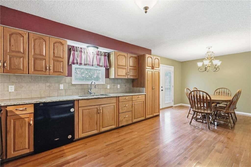 1207 S 104 Street — photo 12
