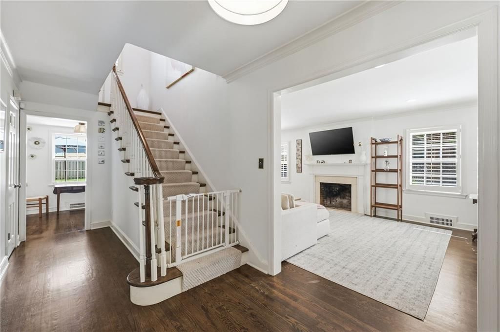 619 W 69th Terrace — photo 5