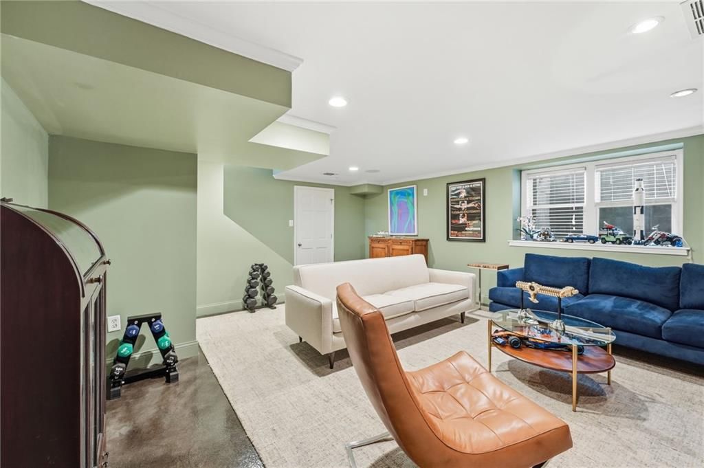 619 W 69th Terrace — photo 32