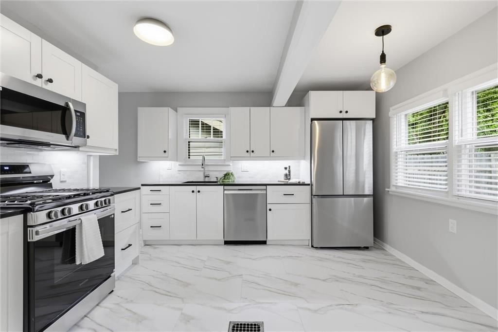 7639 Jefferson Street — photo 9