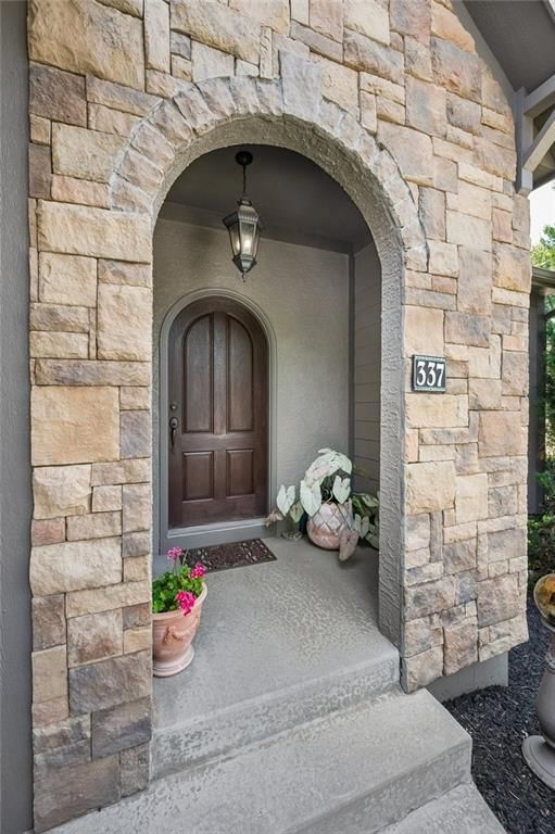 337 Cates Court — photo 4