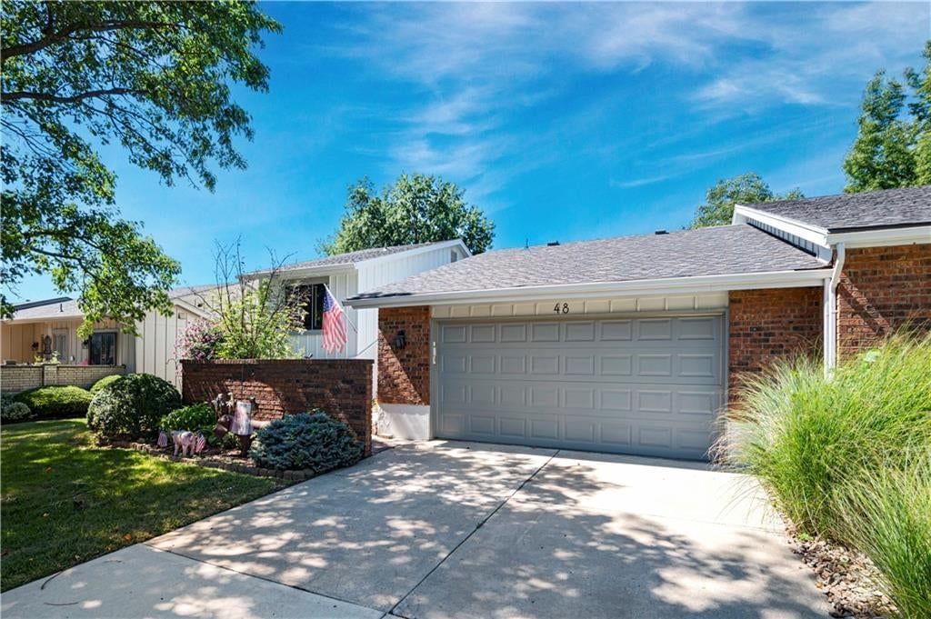 48 Woodbridge Lane — photo 2
