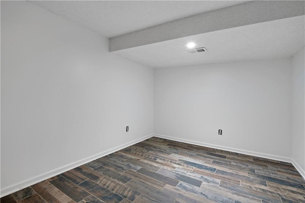 48 Woodbridge Lane — photo 32