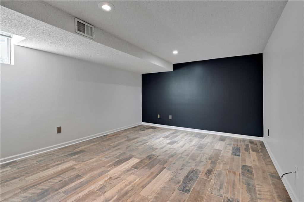 48 Woodbridge Lane — photo 35