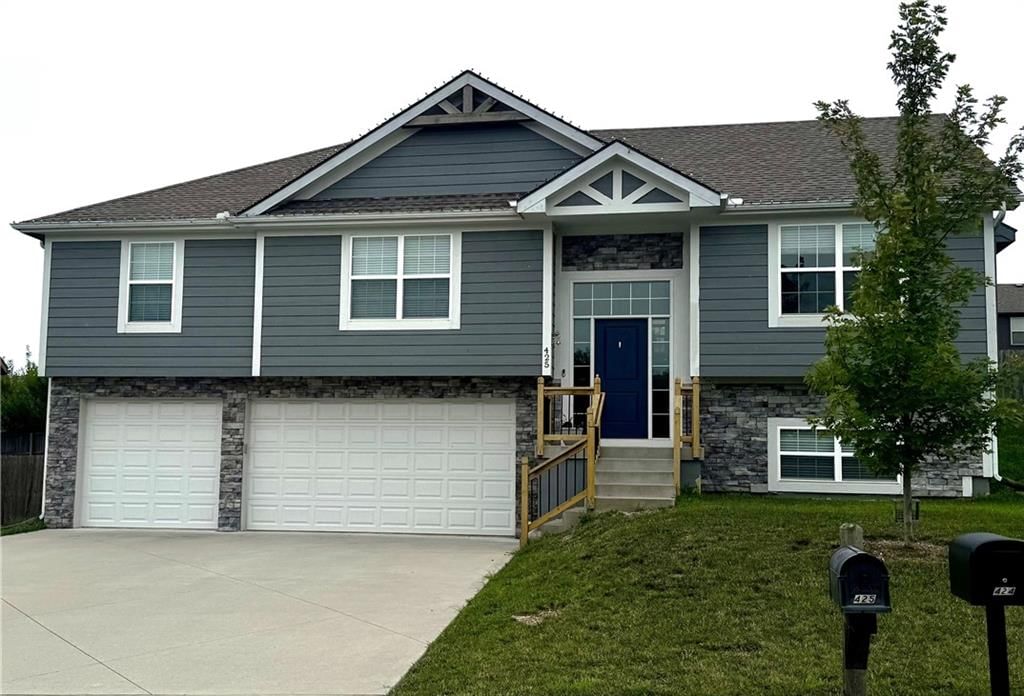 425 Spring Branch Drive, Raymore, MO