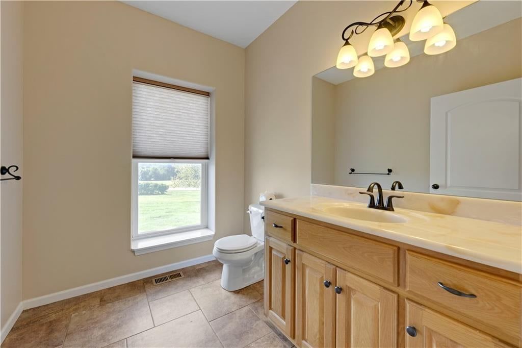 20660 Mission Road — photo 32