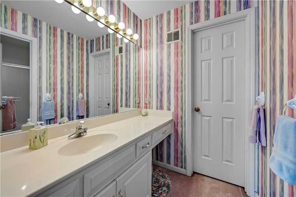 7620 Lichtenauer Street — photo 33