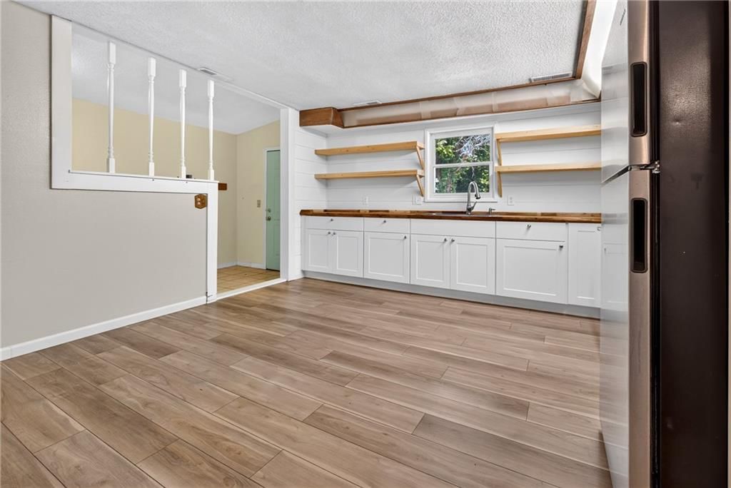 528 W Ashland Street — photo 14