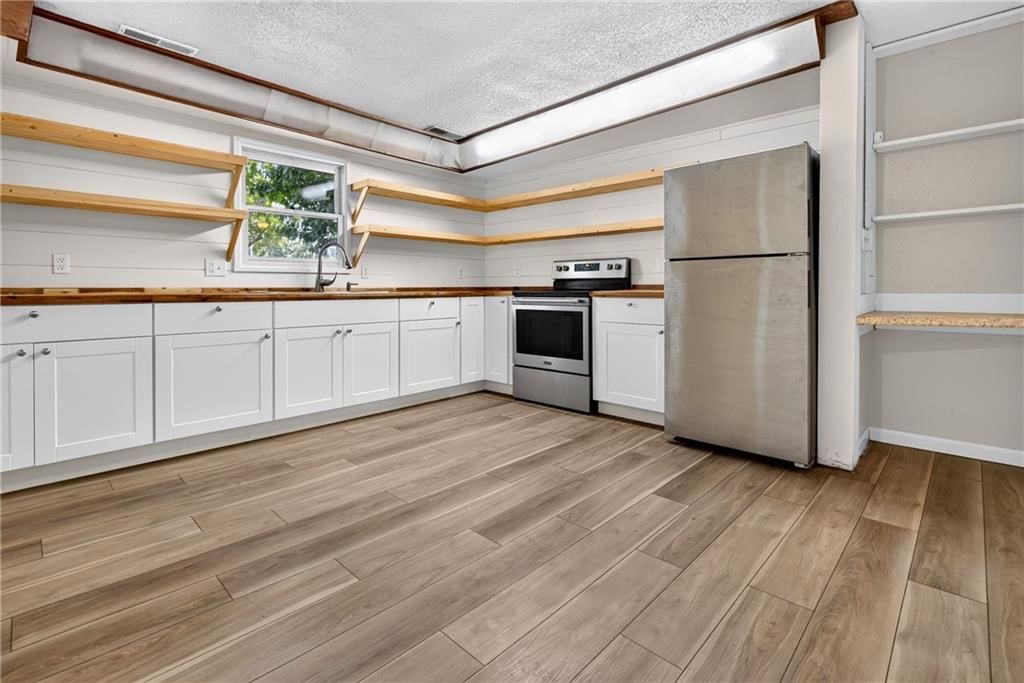 528 W Ashland Street — photo 15