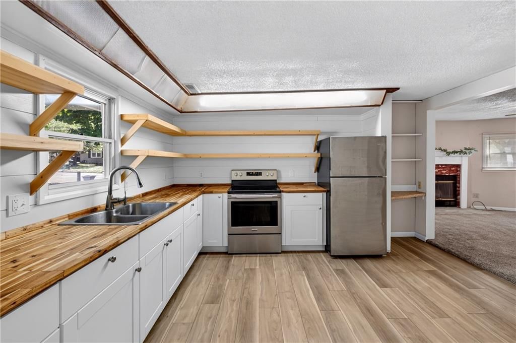 528 W Ashland Street — photo 17