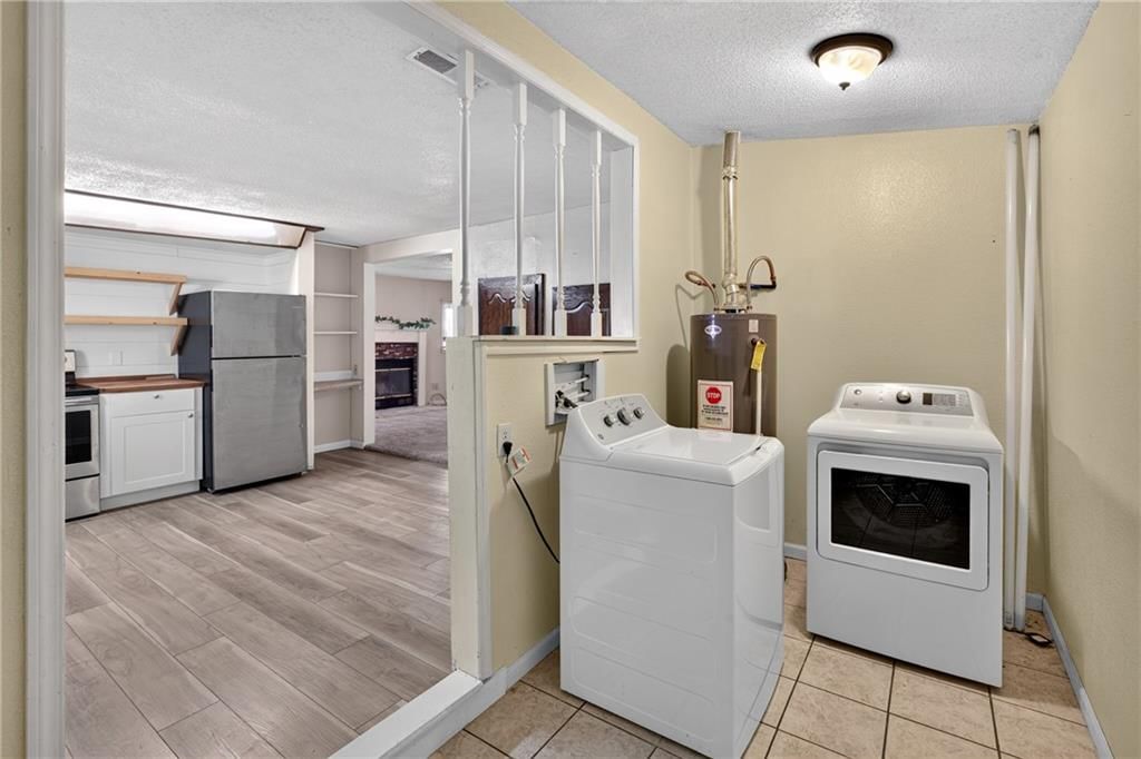 528 W Ashland Street — photo 18