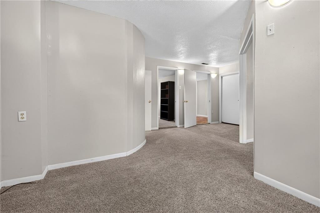 528 W Ashland Street — photo 19