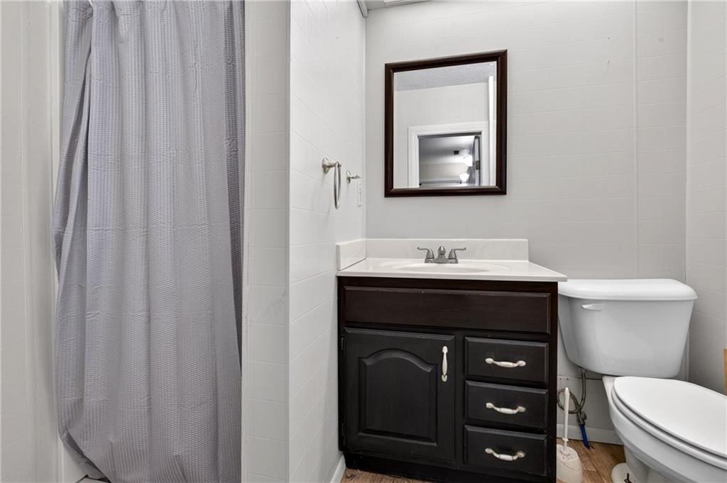 528 W Ashland Street — photo 23