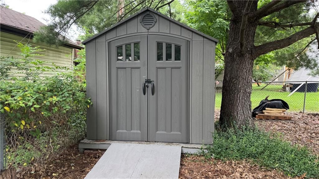 9934 England Drive — photo 7