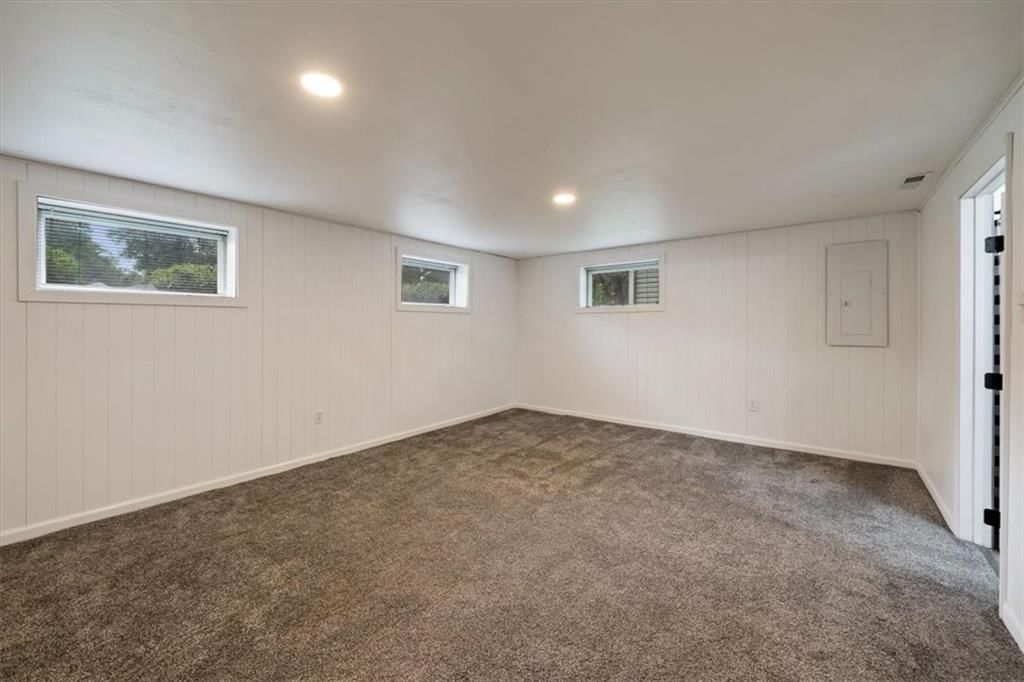 9934 England Drive — photo 32