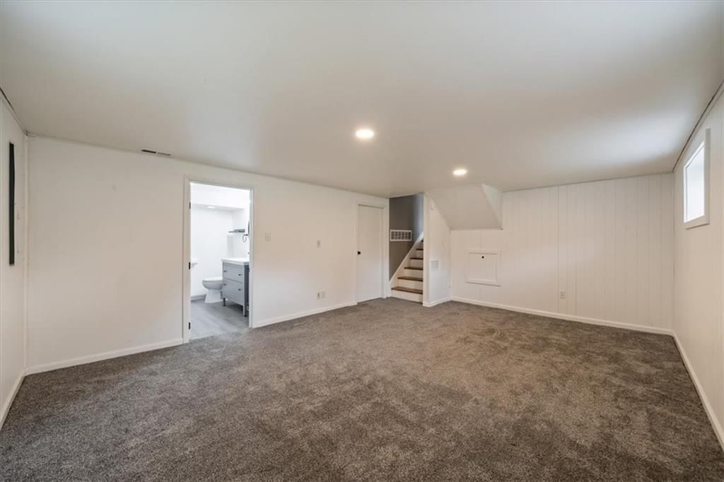 9934 England Drive — photo 34