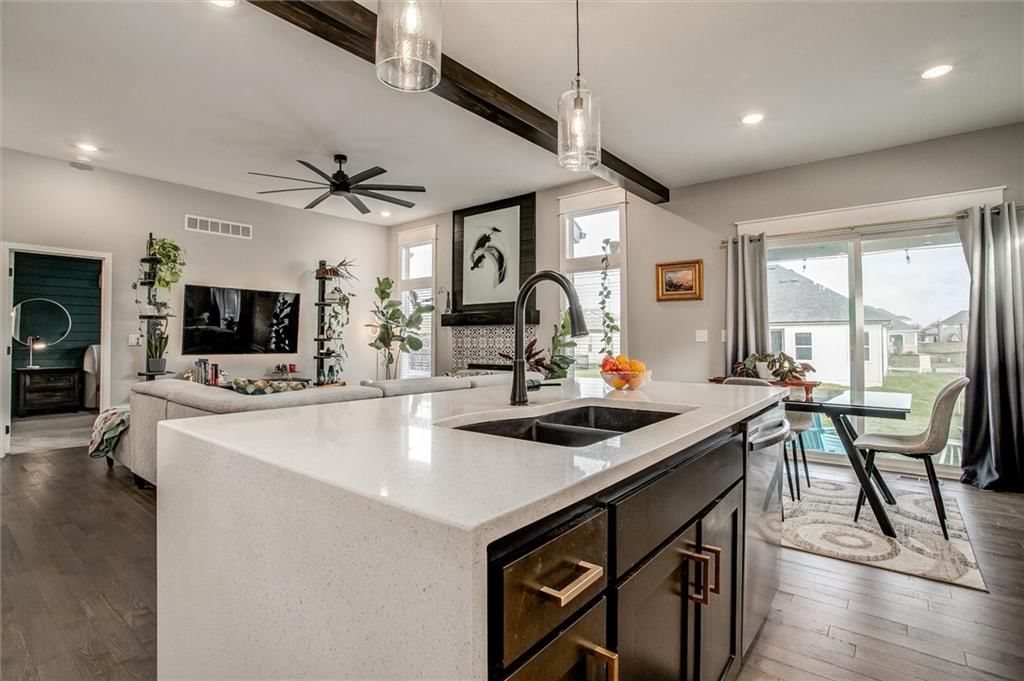 213 SW Davenport Drive — photo 10