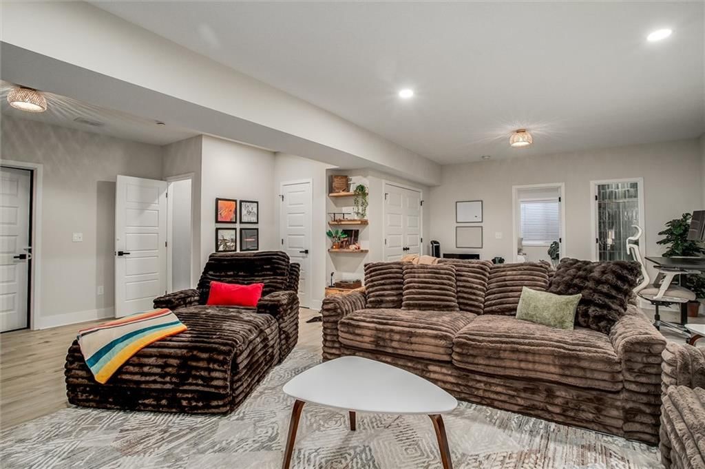 213 SW Davenport Drive — photo 23