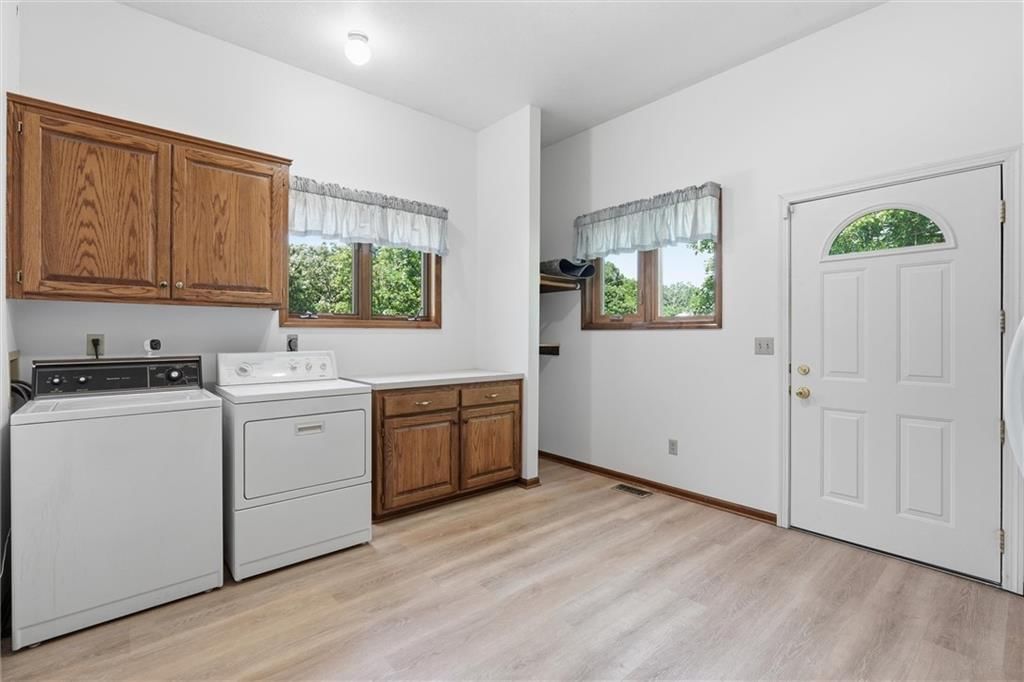 10610 Waverly Road — photo 31