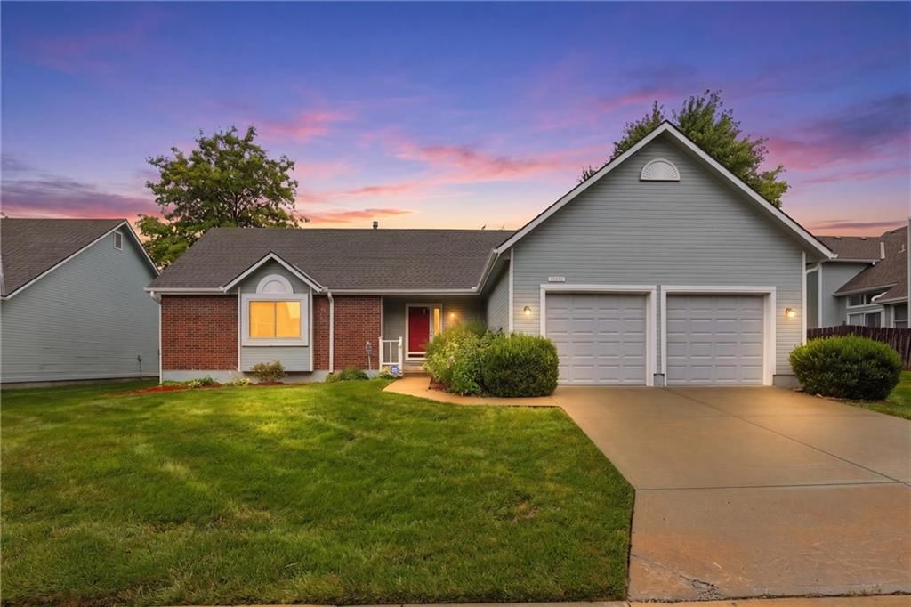 15724 Travis Street — photo 1