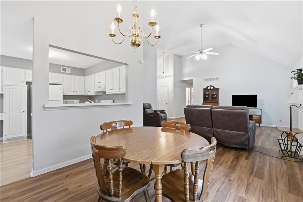 15724 Travis Street — photo 9