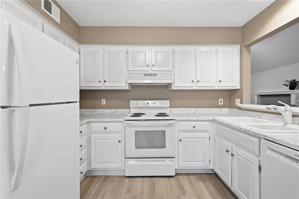 15724 Travis Street — photo 12