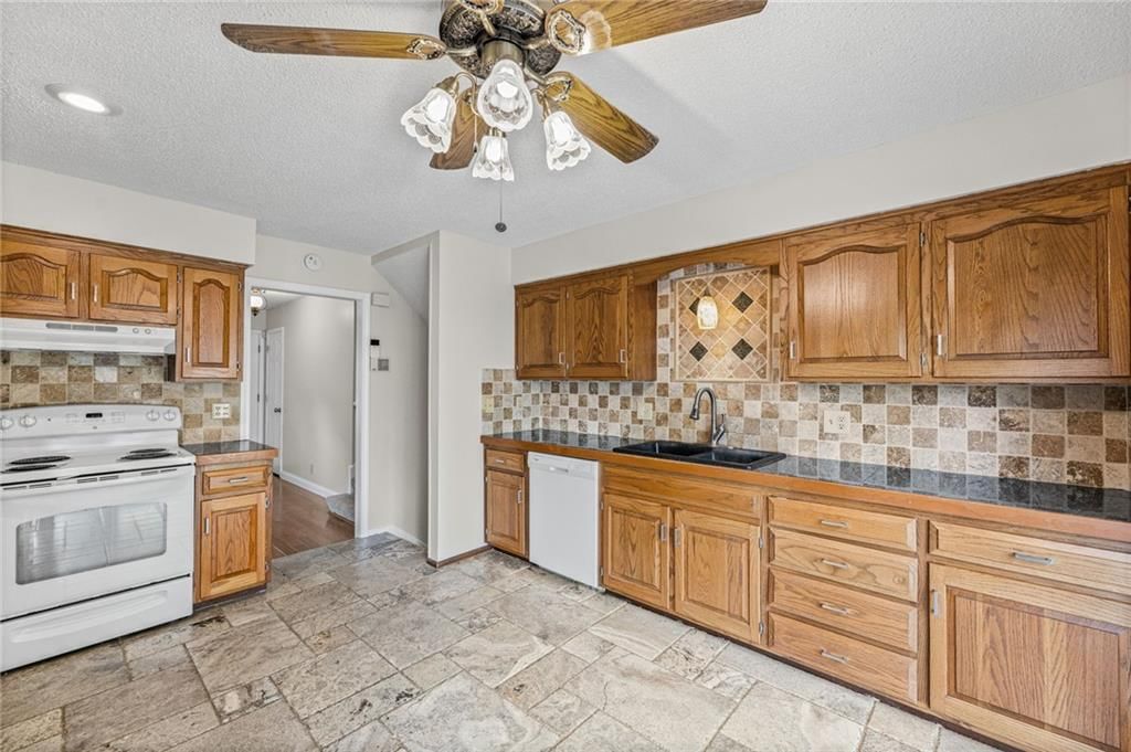 14022 S Cottonwood Drive — photo 15