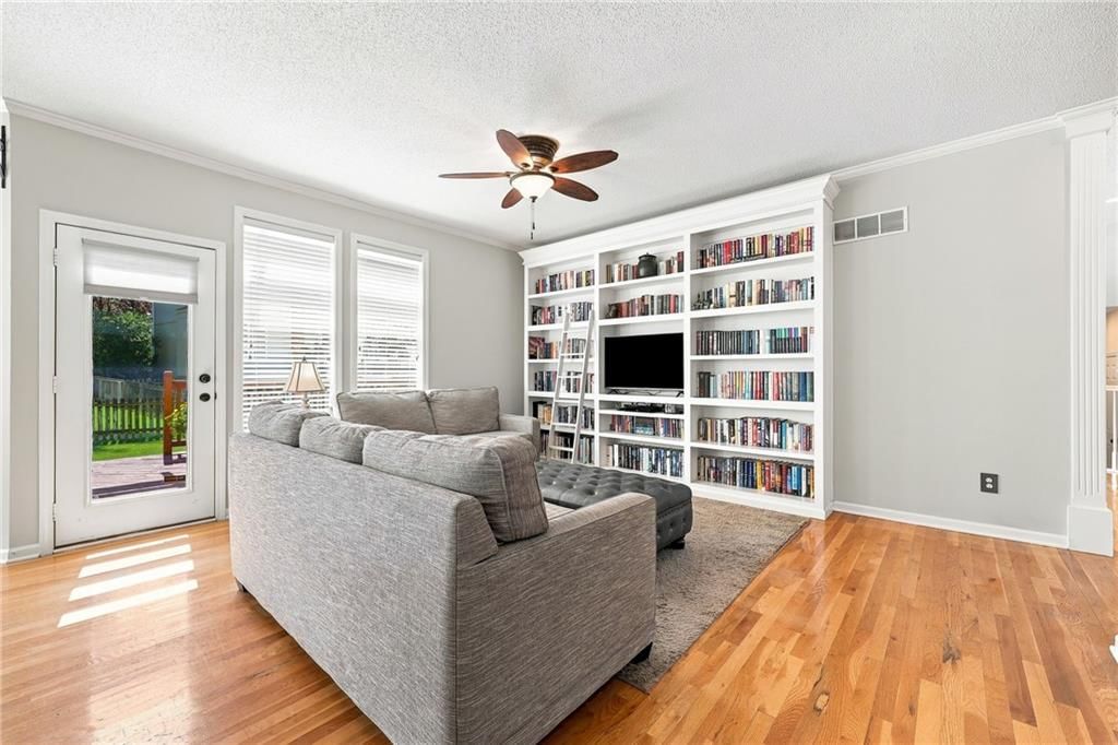 14642 S Hallet Street — photo 23