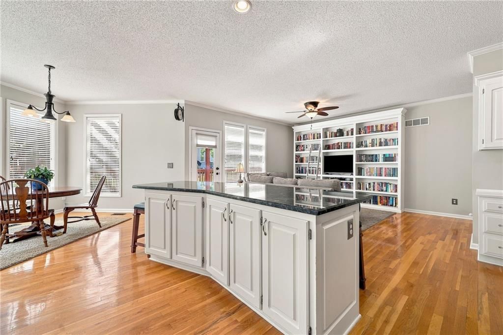 14642 S Hallet Street — photo 25