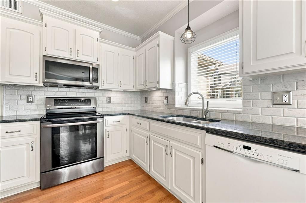 14642 S Hallet Street — photo 26