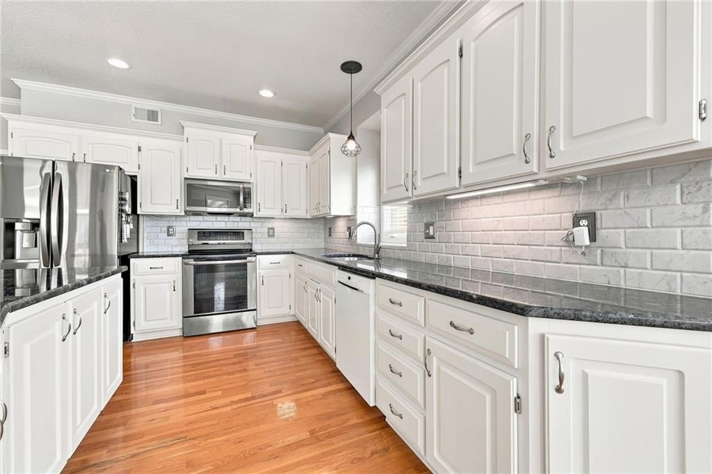 14642 S Hallet Street — photo 27