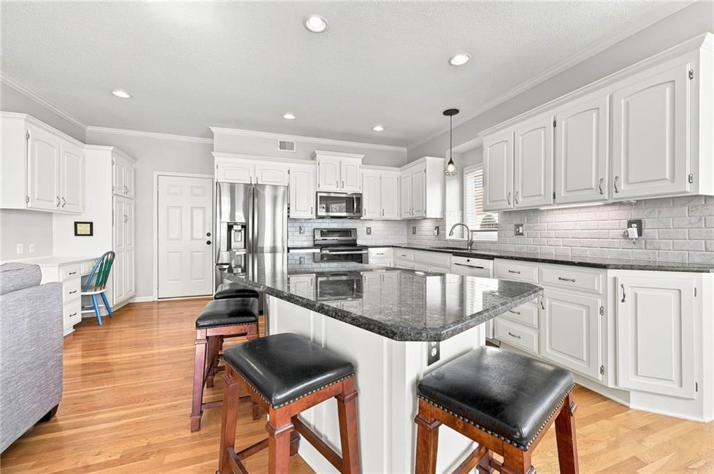 14642 S Hallet Street — photo 28