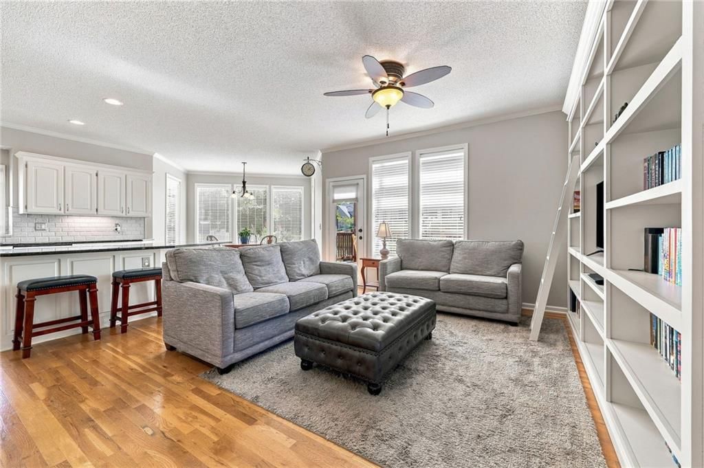 14642 S Hallet Street — photo 37
