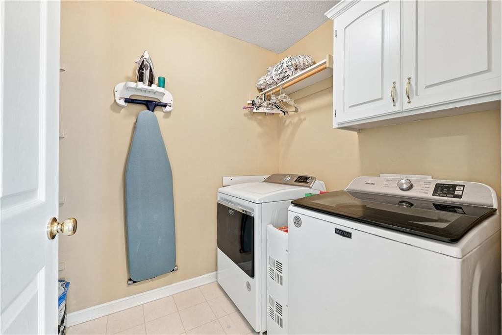 14642 S Hallet Street — photo 40