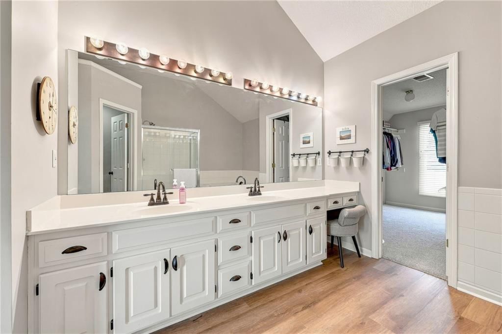 14642 S Hallet Street — photo 46