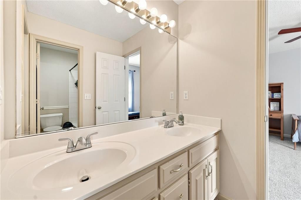 14642 S Hallet Street — photo 50