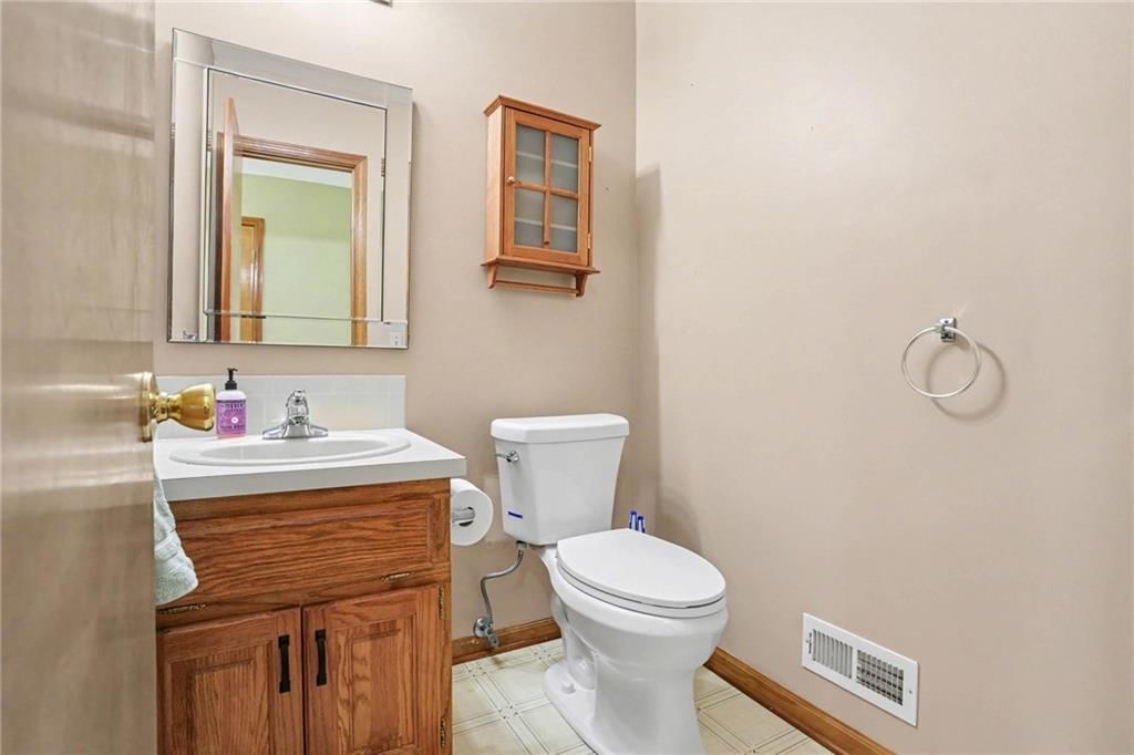 22590 McIntyre Road — photo 10