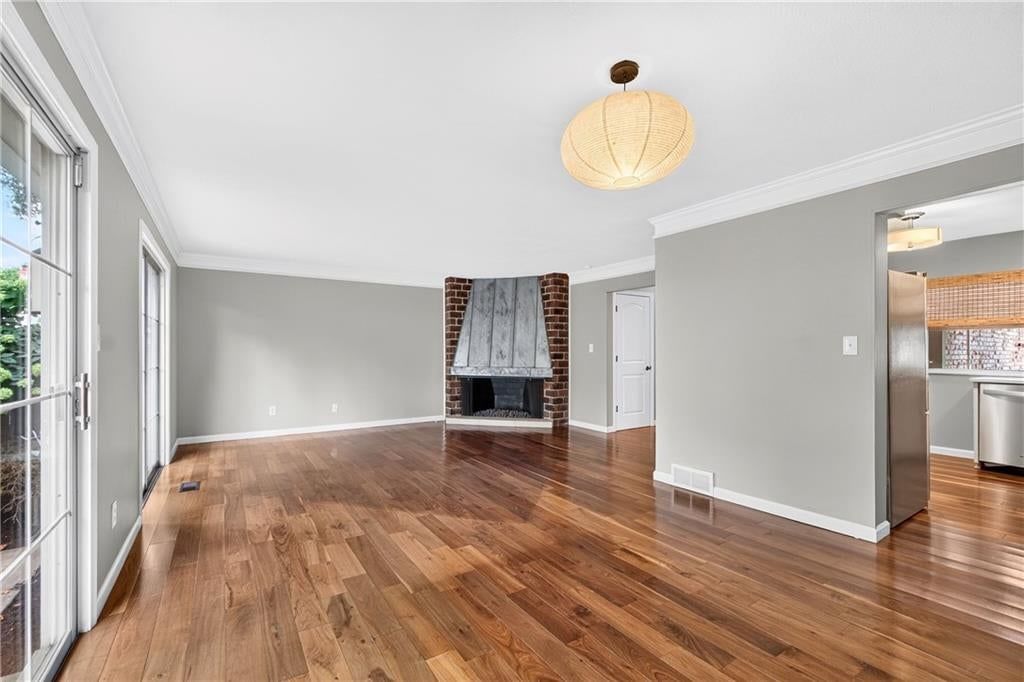 7621 W 102nd Street — photo 7